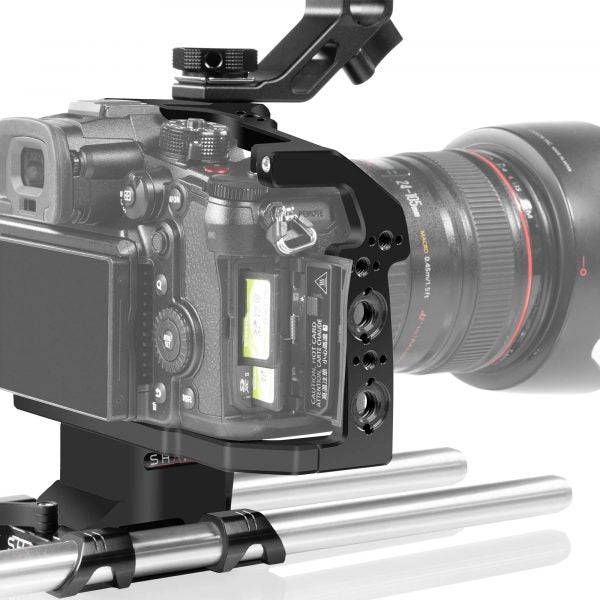 Panasonic Lumix GH6 Full Camera Cage with 15mm LWS Rod System 04_SHAPE_Panasonic_Lumix_GH6_Camera_Cage__Top_Handle_and_Rod_Bloc_System